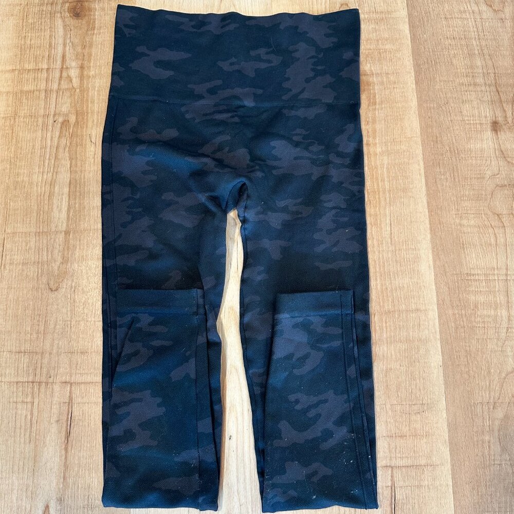 Spanx Look at Me Now Seamless Leggings Black Camo Size S